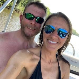 Meet your Posher, Leslie